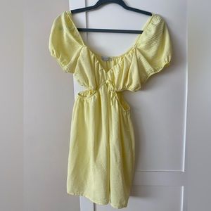 Isabelle’s cabinet - yellow summer dress